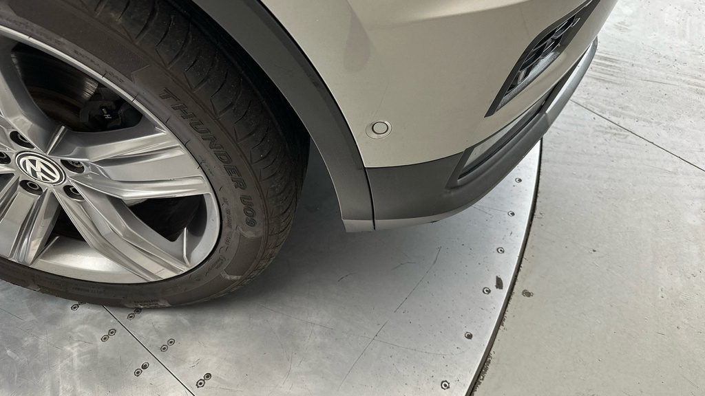 Volkswagen Tiguan Suv Grey #4