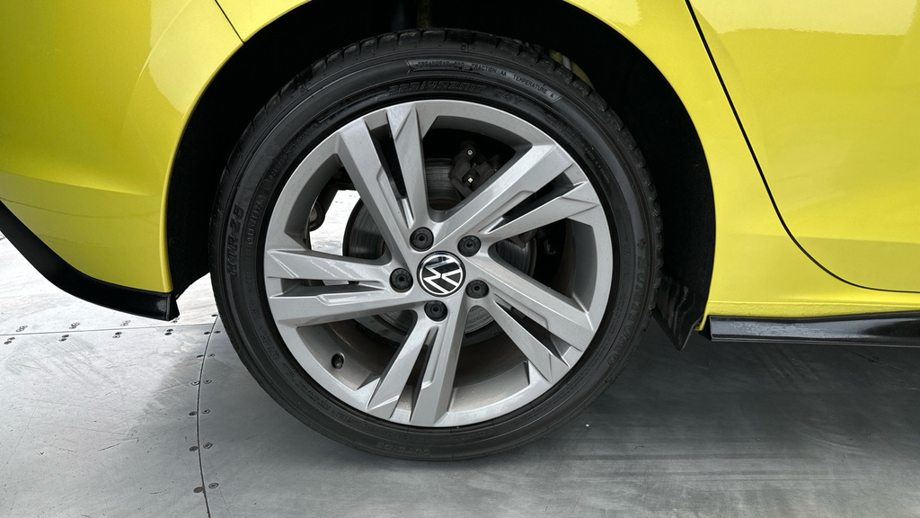 Volkswagen Golf Life Tsi Silver #26