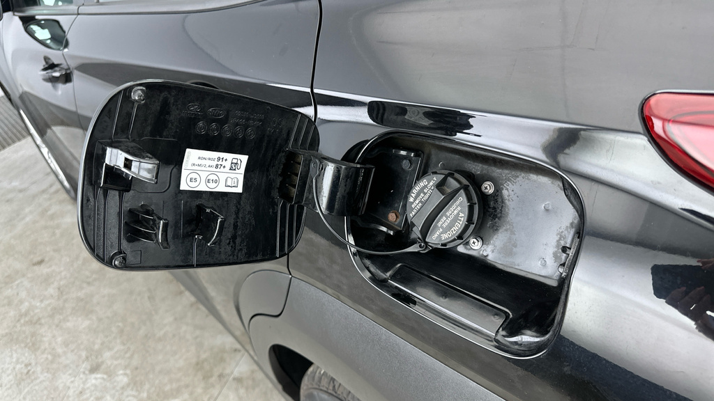 Hyundai Kona Hatchback Yellow #24