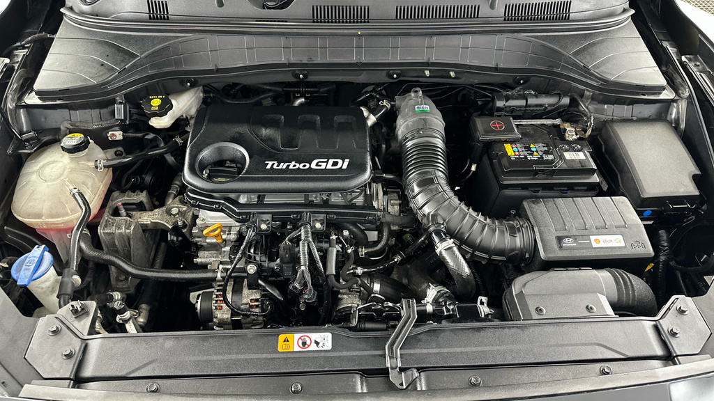 Hyundai Kona Hatchback Yellow #19