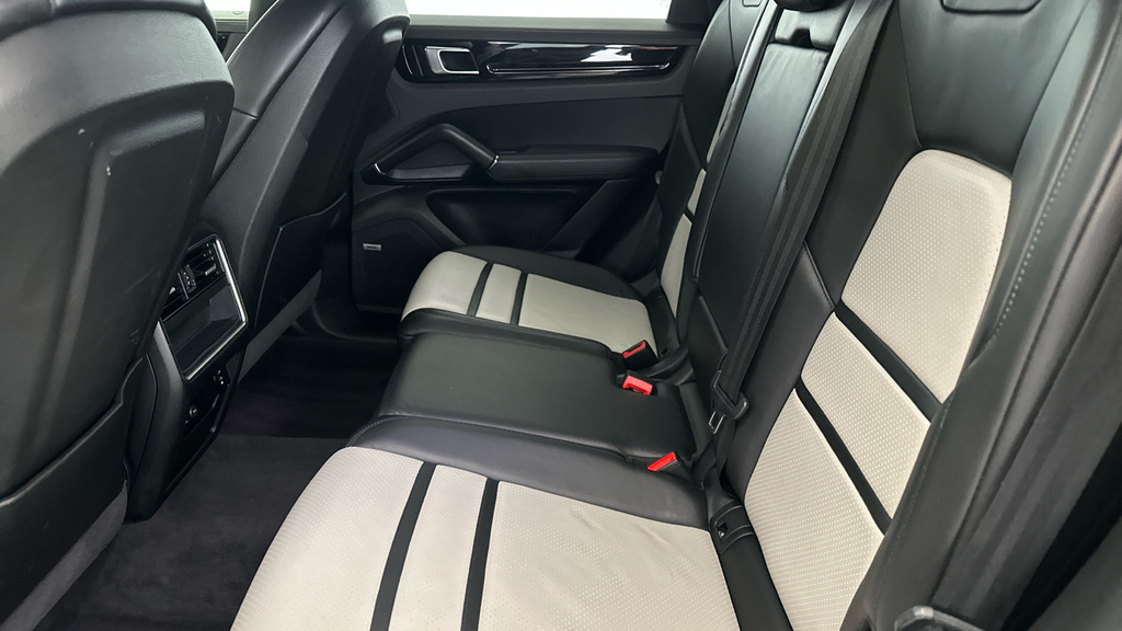 Porsche Cayenne E-hybrid Turbo S Tiptronic S Black #22