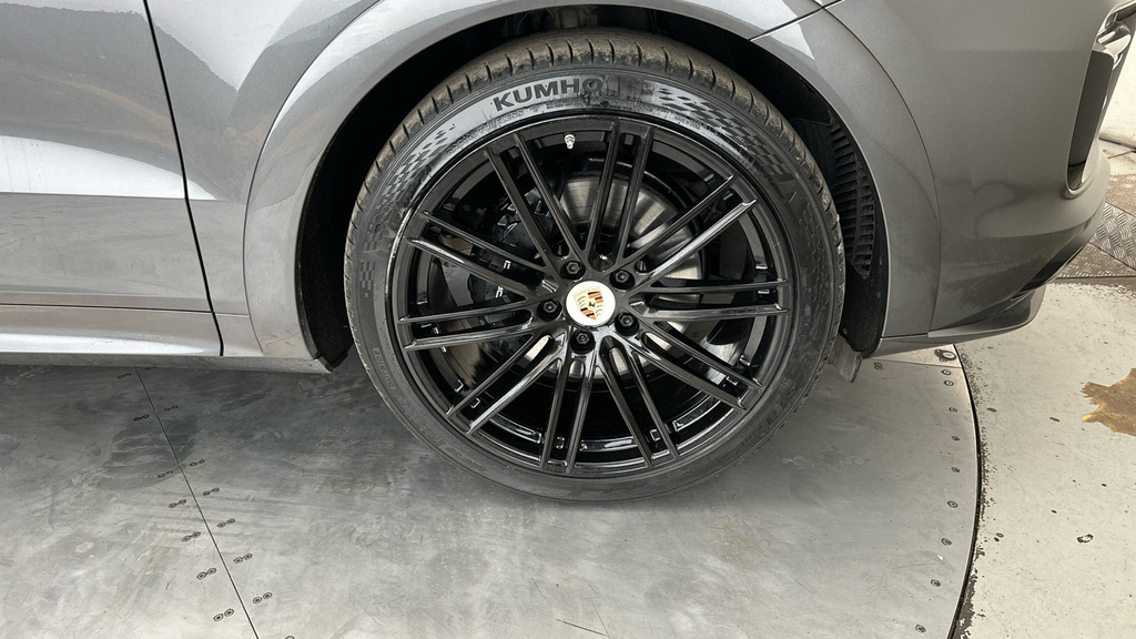 Porsche Cayenne E-hybrid Turbo S Tiptronic S Black #28