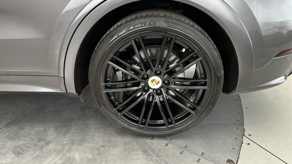 Porsche Cayenne E-hybrid Turbo S Tiptronic S Black #26