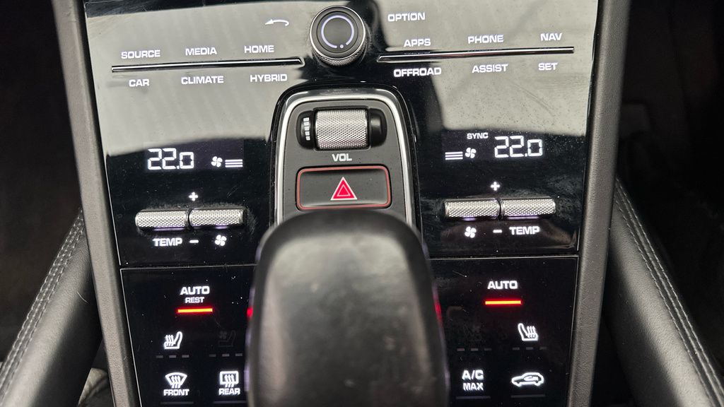 Porsche Cayenne E-hybrid Turbo S Tiptronic S Black #20