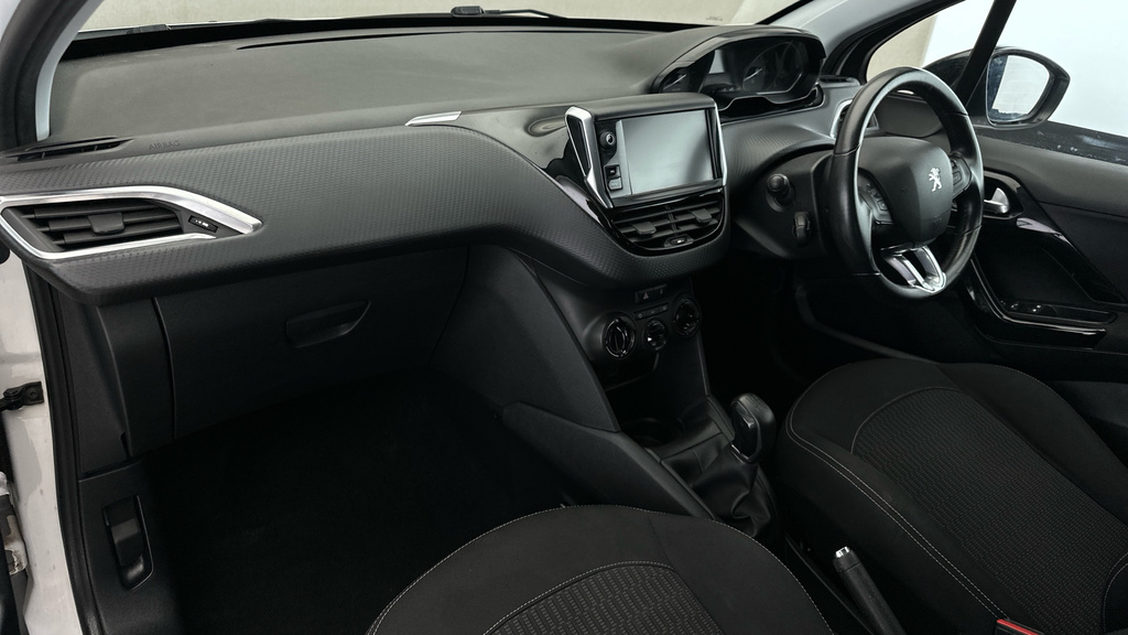 Peugeot 208 1.2 Puretech Active Black #10
