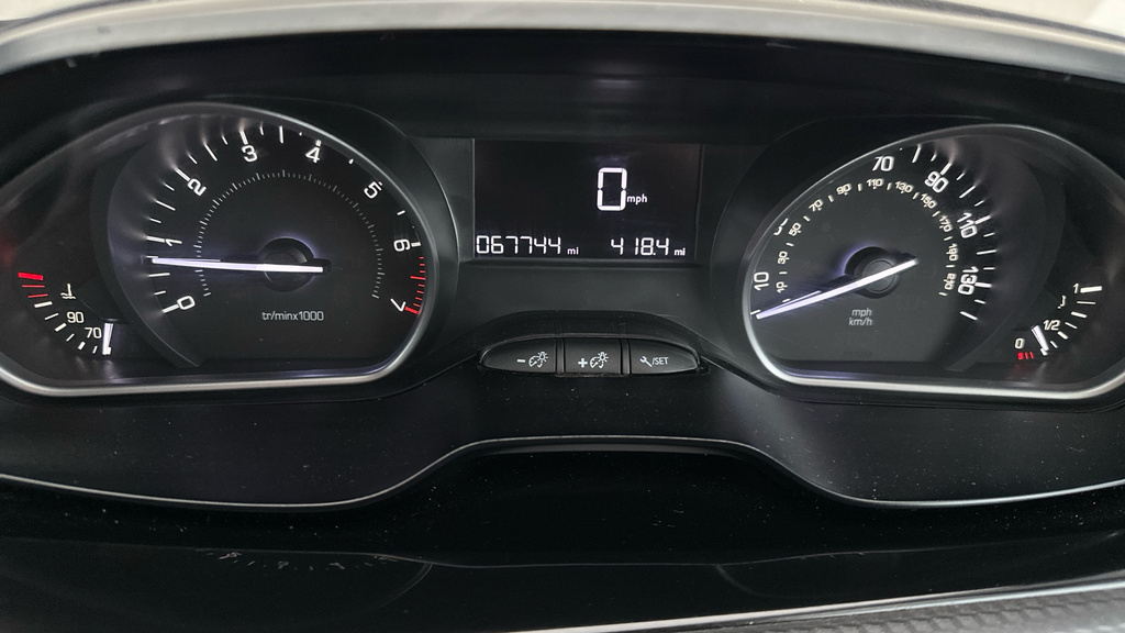 Peugeot 208 1.2 Puretech Active Black #16