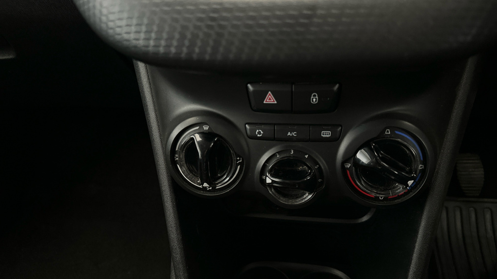 Peugeot 208 1.2 Puretech Active Black #13