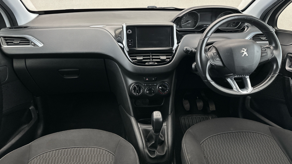Peugeot 208 1.2 Puretech Active Black #11