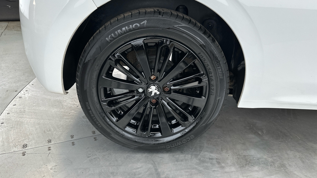 Peugeot 208 1.2 Puretech Active Black #22