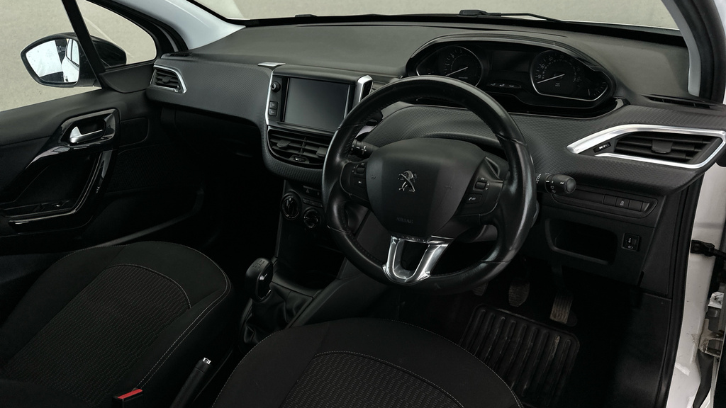 Peugeot 208 1.2 Puretech Active Black #9