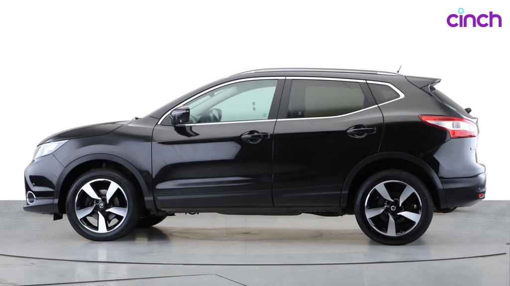 Nissan Qashqai Hatchback Black #8