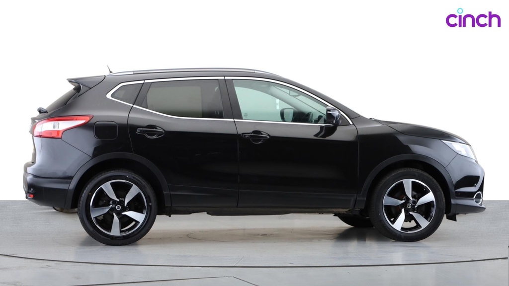 Nissan Qashqai Hatchback Black #2