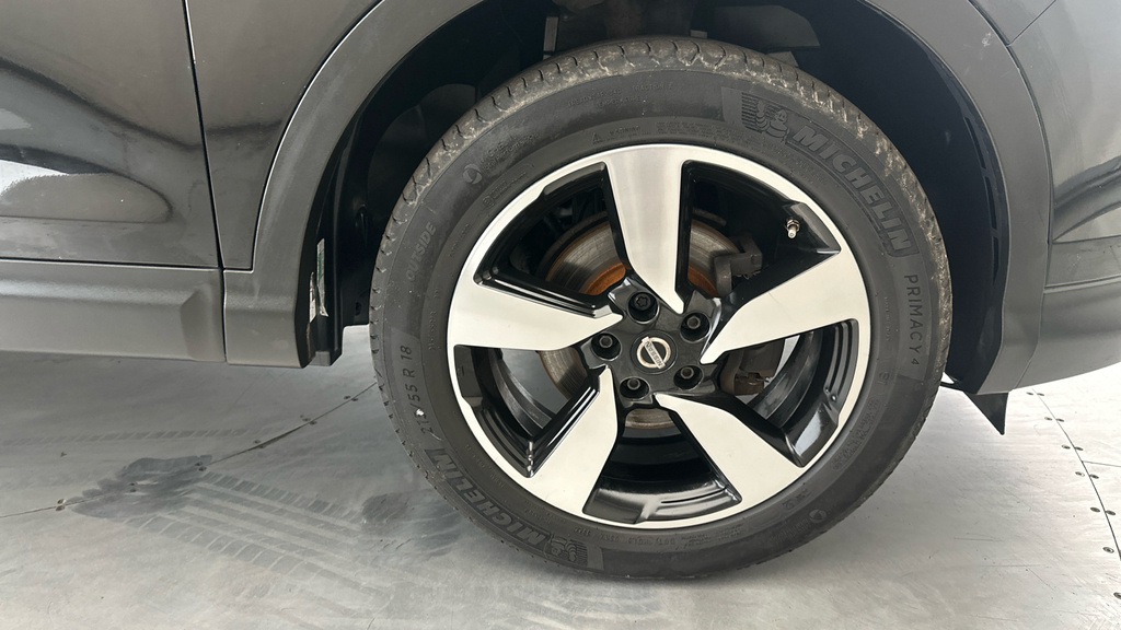 Nissan Qashqai Hatchback Black #27