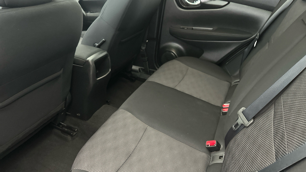 Nissan Qashqai Hatchback Black #21