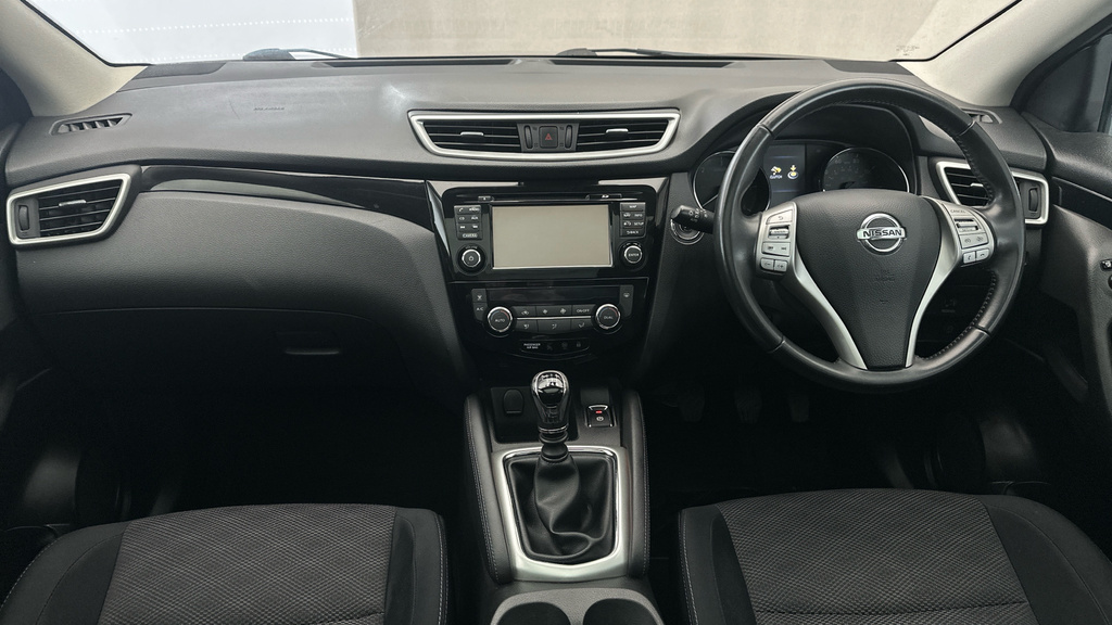 Nissan Qashqai Hatchback Black #14