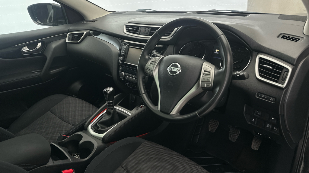 Nissan Qashqai Hatchback Black #12