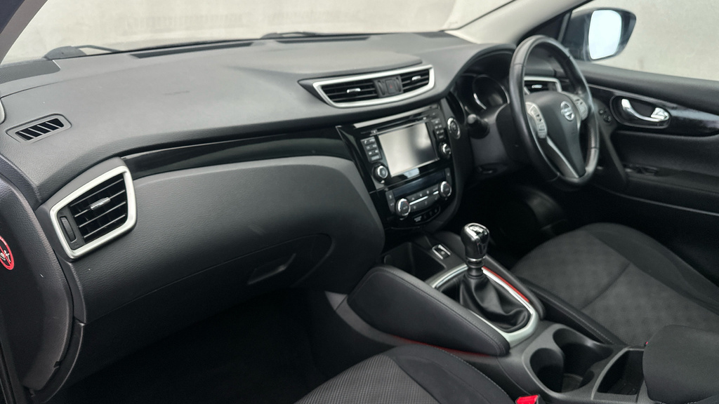 Nissan Qashqai Hatchback Black #13