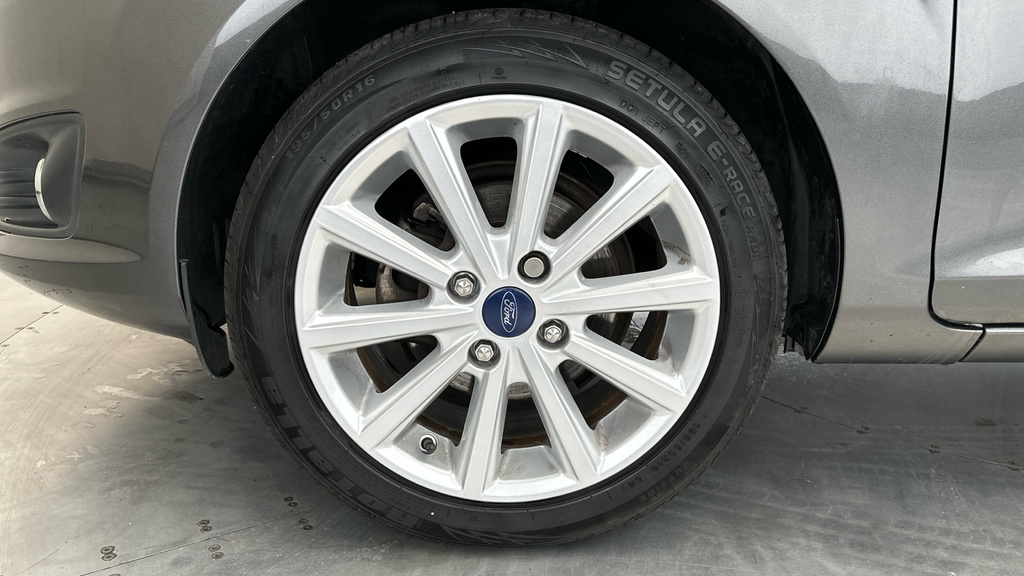 Ford Fiesta Zetec Blue #18
