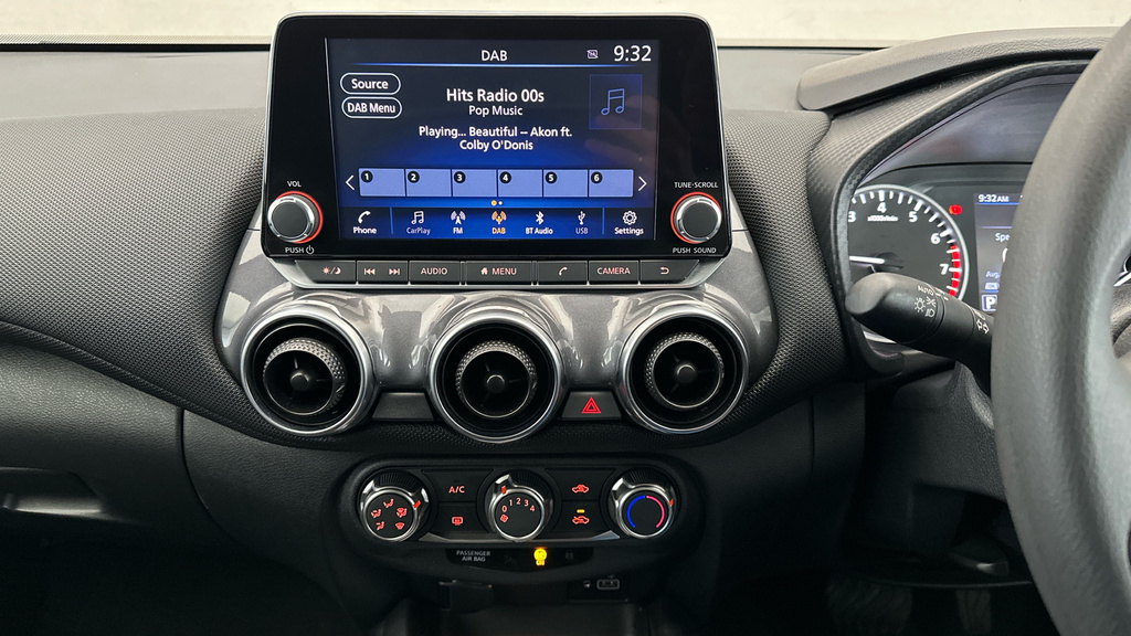 Nissan Juke N-connecta White #16