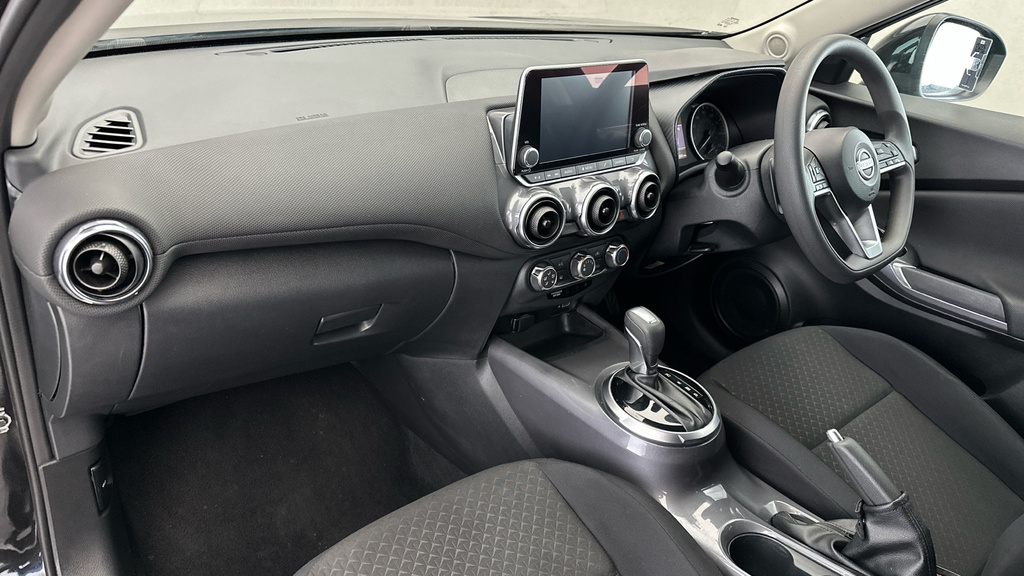 Nissan Juke N-connecta White #10