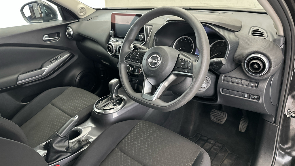 Nissan Juke N-connecta White #9