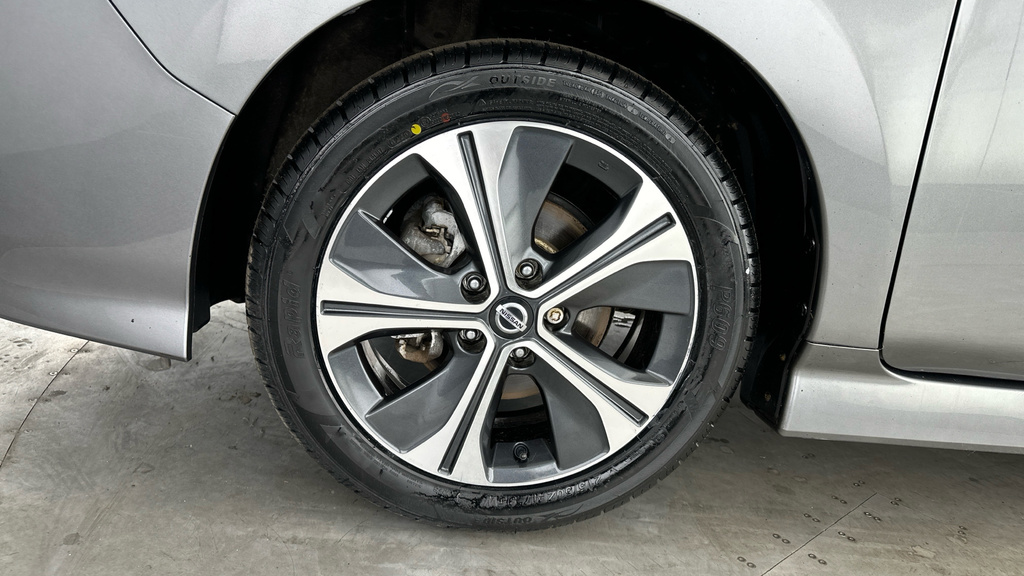 Nissan Leaf 40Kwh Acenta Hatchback 150 Ps Grey #25
