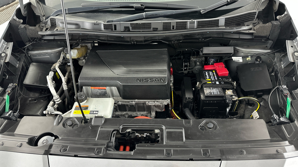Nissan Leaf 40Kwh Acenta Hatchback 150 Ps Grey #24