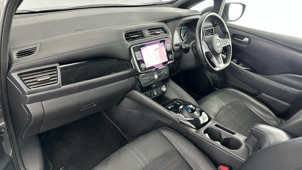 Nissan Leaf 40Kwh Acenta Hatchback 150 Ps Grey #12