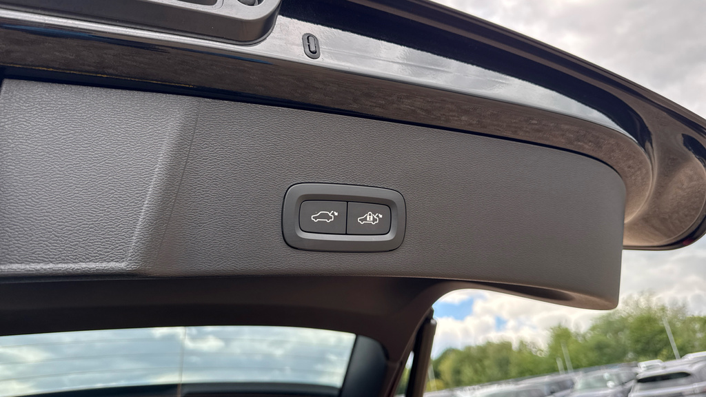 Volvo XC40 B3 P Plus Dark Rear Camera, Heated Seats, Apple #44