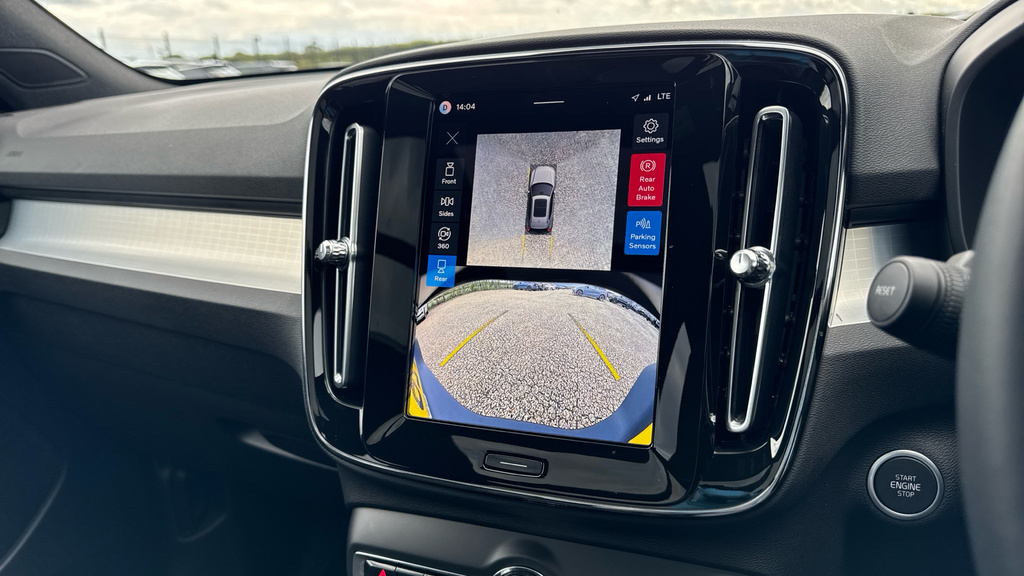 Volvo XC40 B3 P Plus Dark Rear Camera, Heated Seats, Apple #28