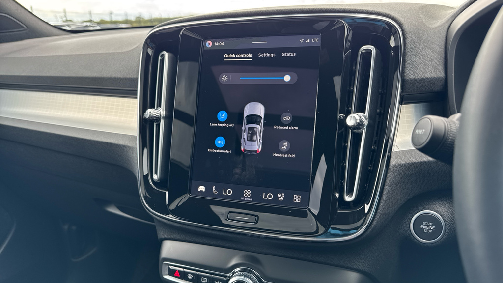 Volvo XC40 B3 P Plus Dark Rear Camera, Heated Seats, Apple #46