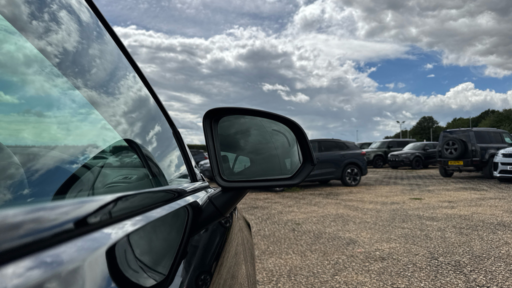 Volvo XC40 B3 P Plus Dark Rear Camera, Heated Seats, Apple #41