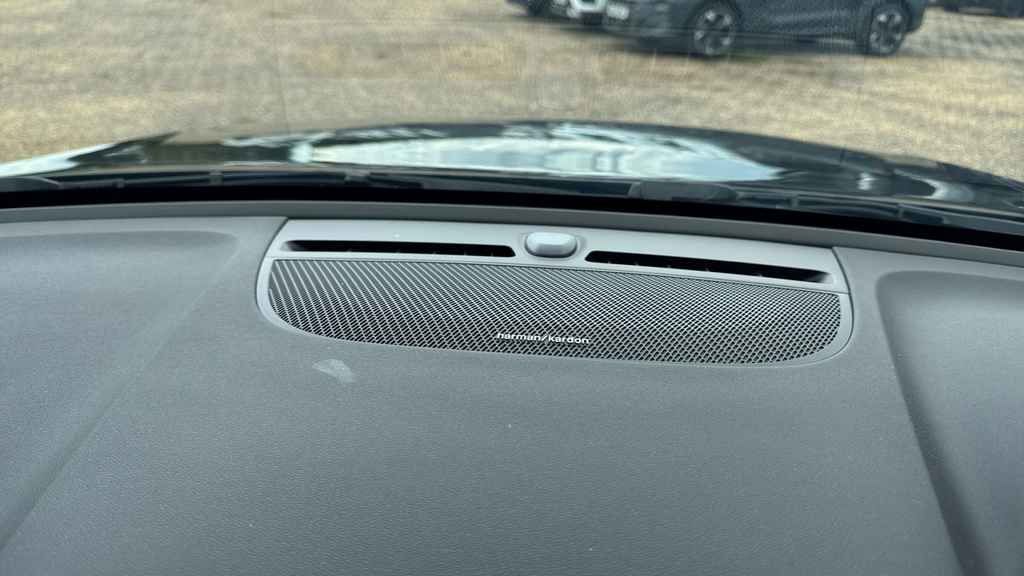 Volvo XC40 B3 P Plus Dark Rear Camera, Heated Seats, Apple #35