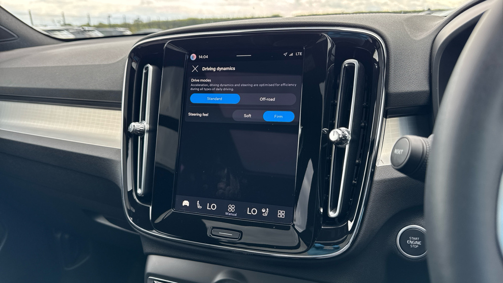 Volvo XC40 B3 P Plus Dark Rear Camera, Heated Seats, Apple #49