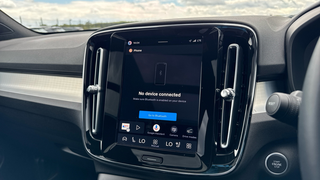 Volvo XC40 B3 P Plus Dark Rear Camera, Heated Seats, Apple #48