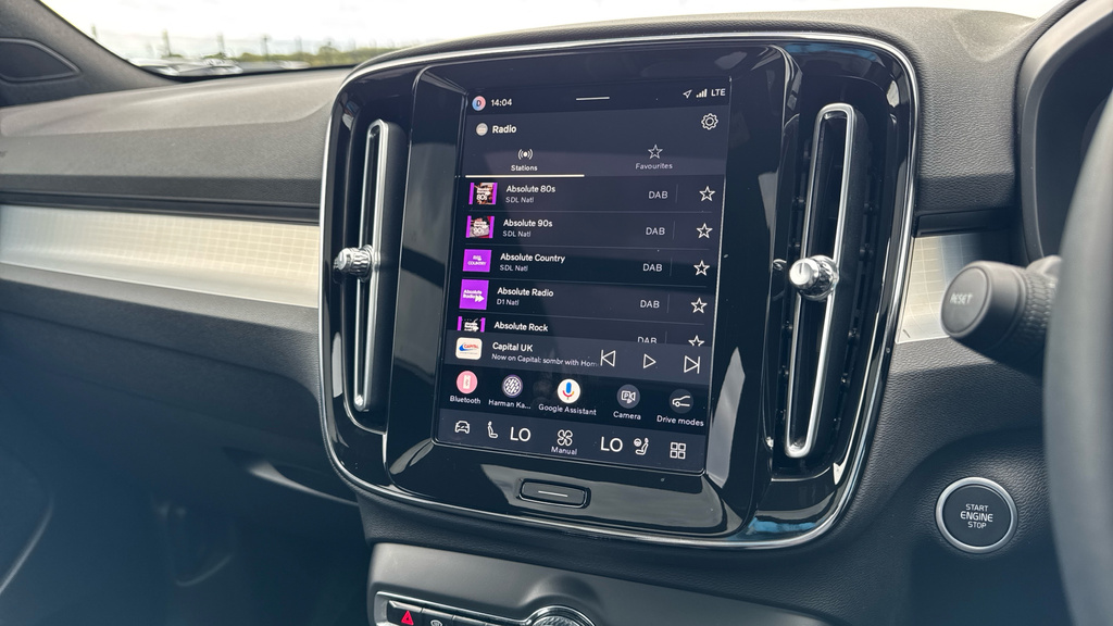 Volvo XC40 B3 P Plus Dark Rear Camera, Heated Seats, Apple #47