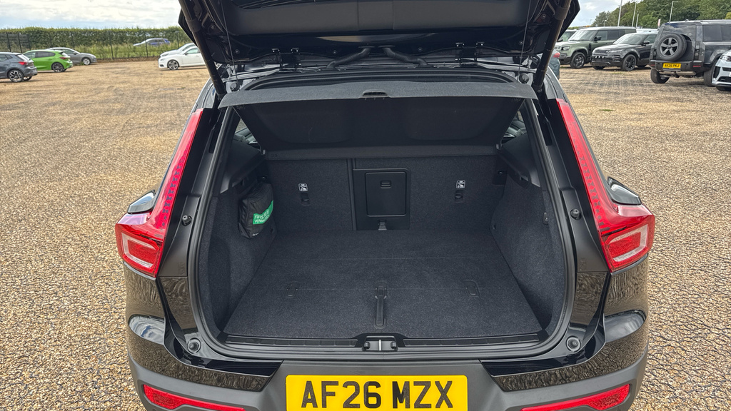 Volvo XC40 B3 P Plus Dark Rear Camera, Heated Seats, Apple #15