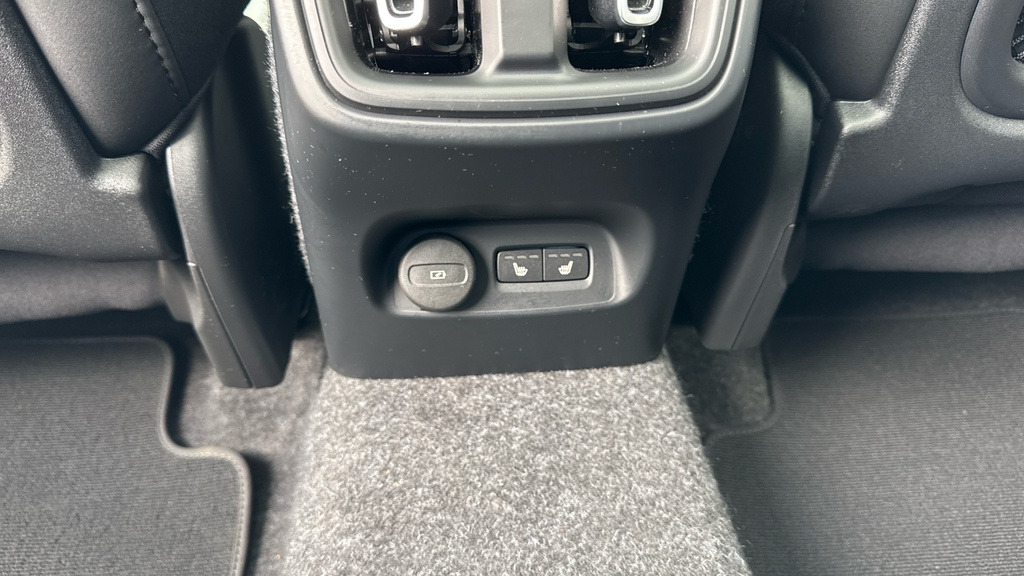 Volvo XC40 B3 P Plus Dark Rear Camera, Heated Seats, Apple #26