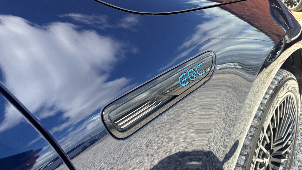 Mercedes-Benz EQC Suv White #50