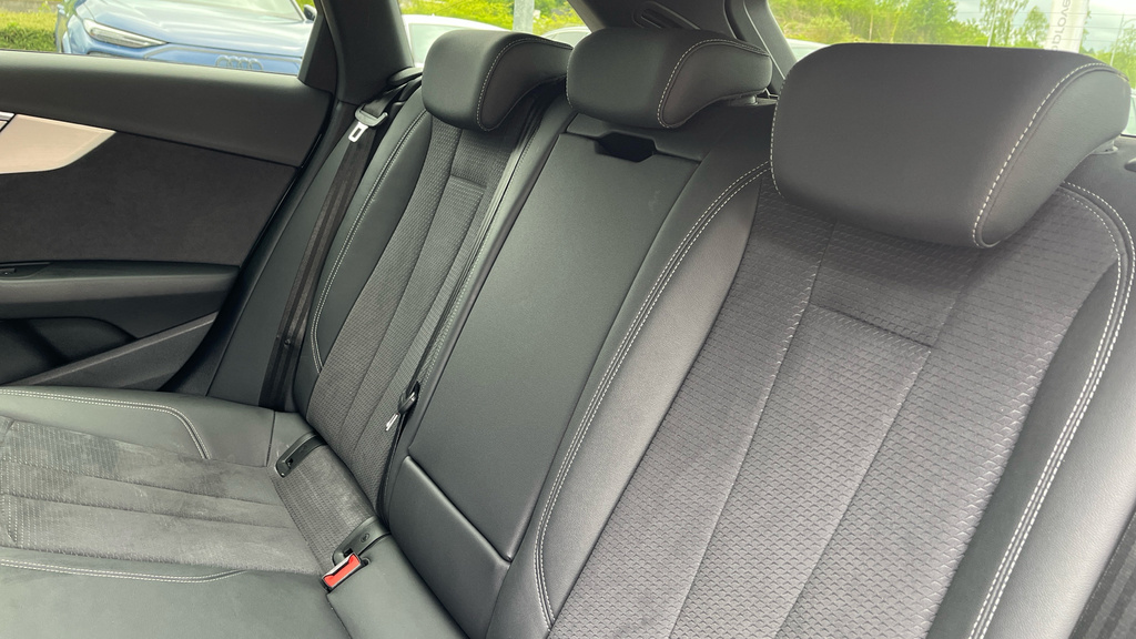 Audi A4 Avant Tfsi 40 Black Edition Grey #14