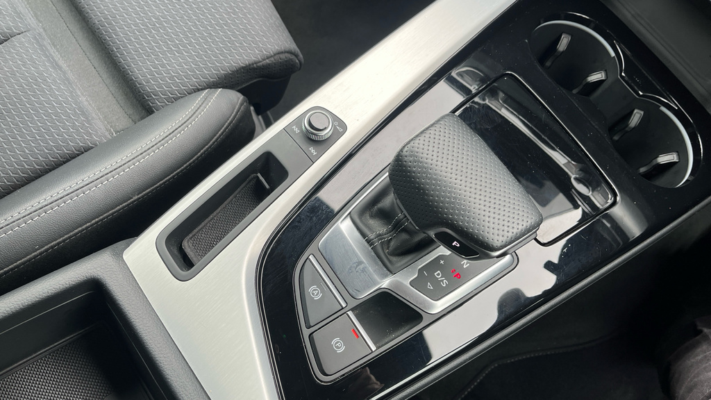 Audi A4 Avant Tfsi 40 Black Edition Grey #24
