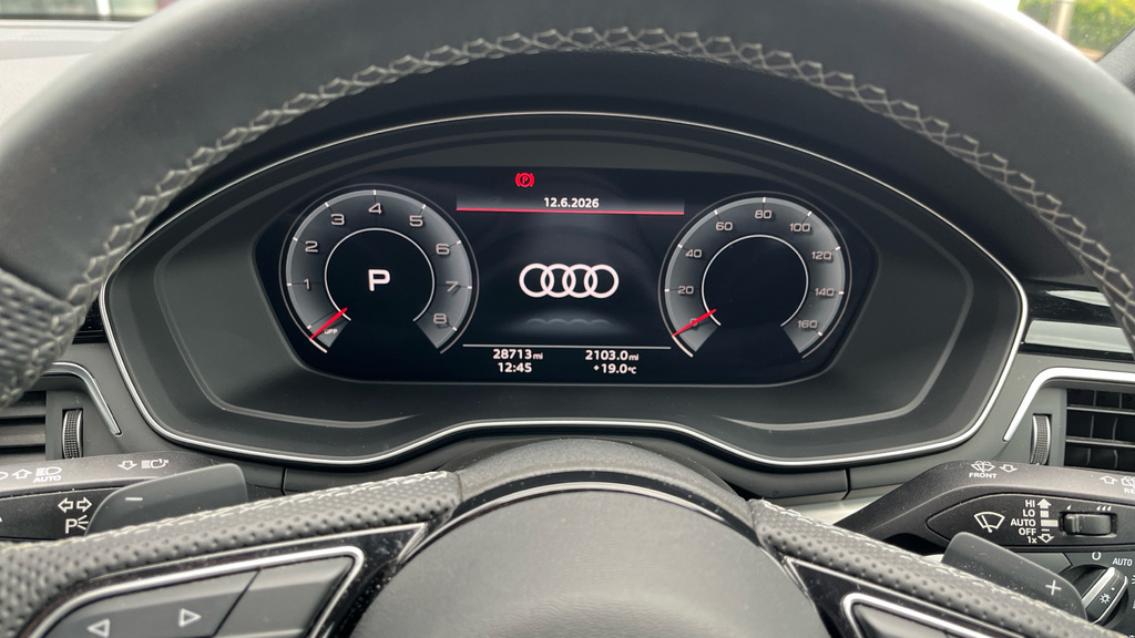 Audi A4 Avant Tfsi 40 Black Edition Grey #13