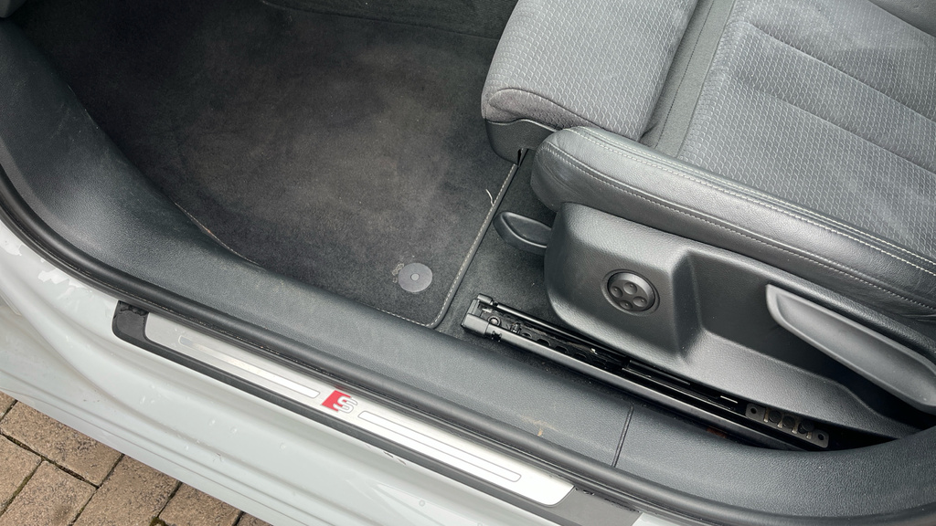 Audi A4 Avant Tfsi 40 Black Edition Grey #44