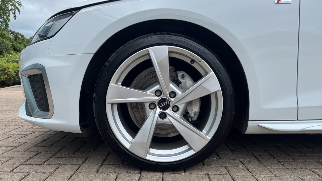 Audi A4 Avant Tfsi 40 Black Edition Grey #18