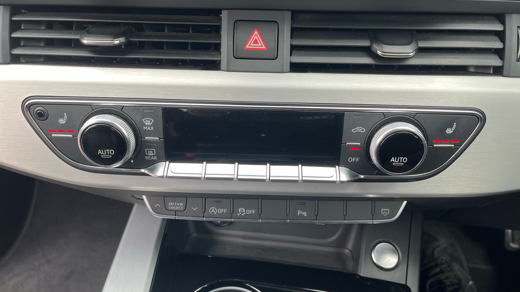 Audi A4 Avant Tfsi 40 Black Edition Grey #42