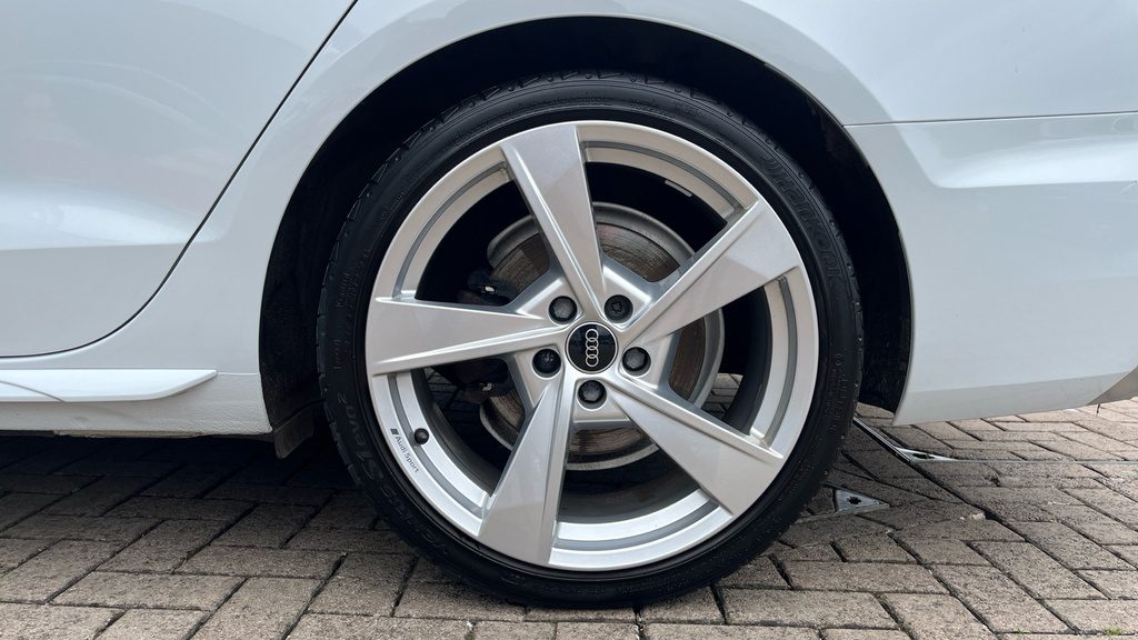 Audi A4 Avant Tfsi 40 Black Edition Grey #19