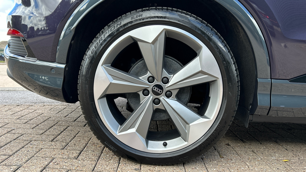 Audi Q4 E Tron 150Kw 40 63Kwh Black Edition Grey #23