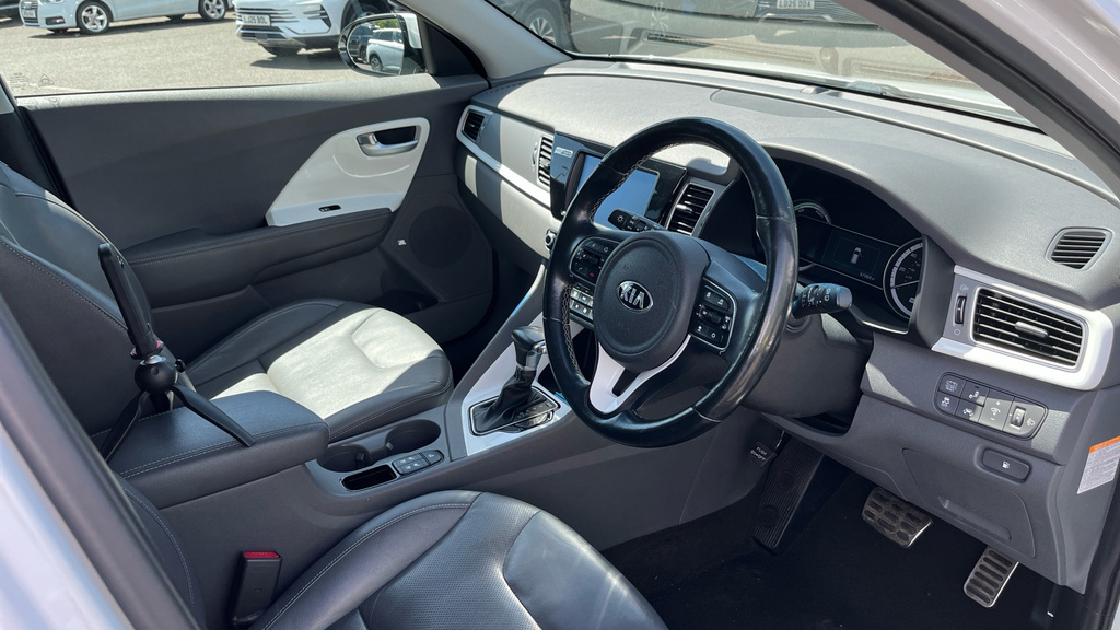 Kia Niro 1.6 Gdi Phev 3 Dct White #9
