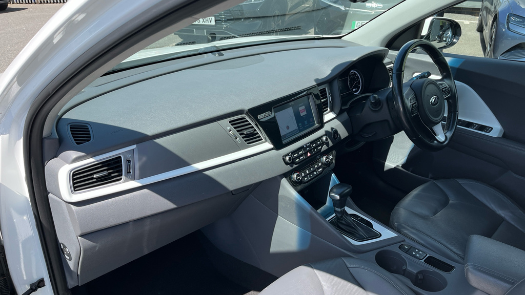 Kia Niro 1.6 Gdi Phev 3 Dct White #10