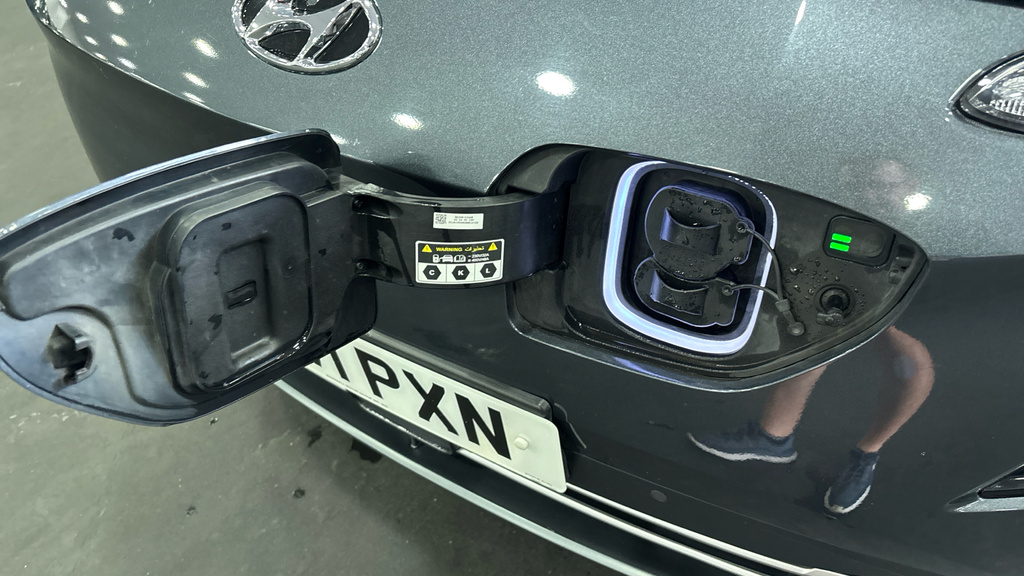 Hyundai Kona Hatchback Red #21